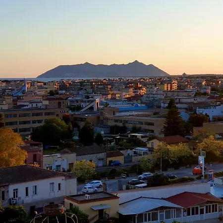 Casa Di Circe Vista Mare - Centralissima, Ad Un Passo Da Tutto Apartment Terracina